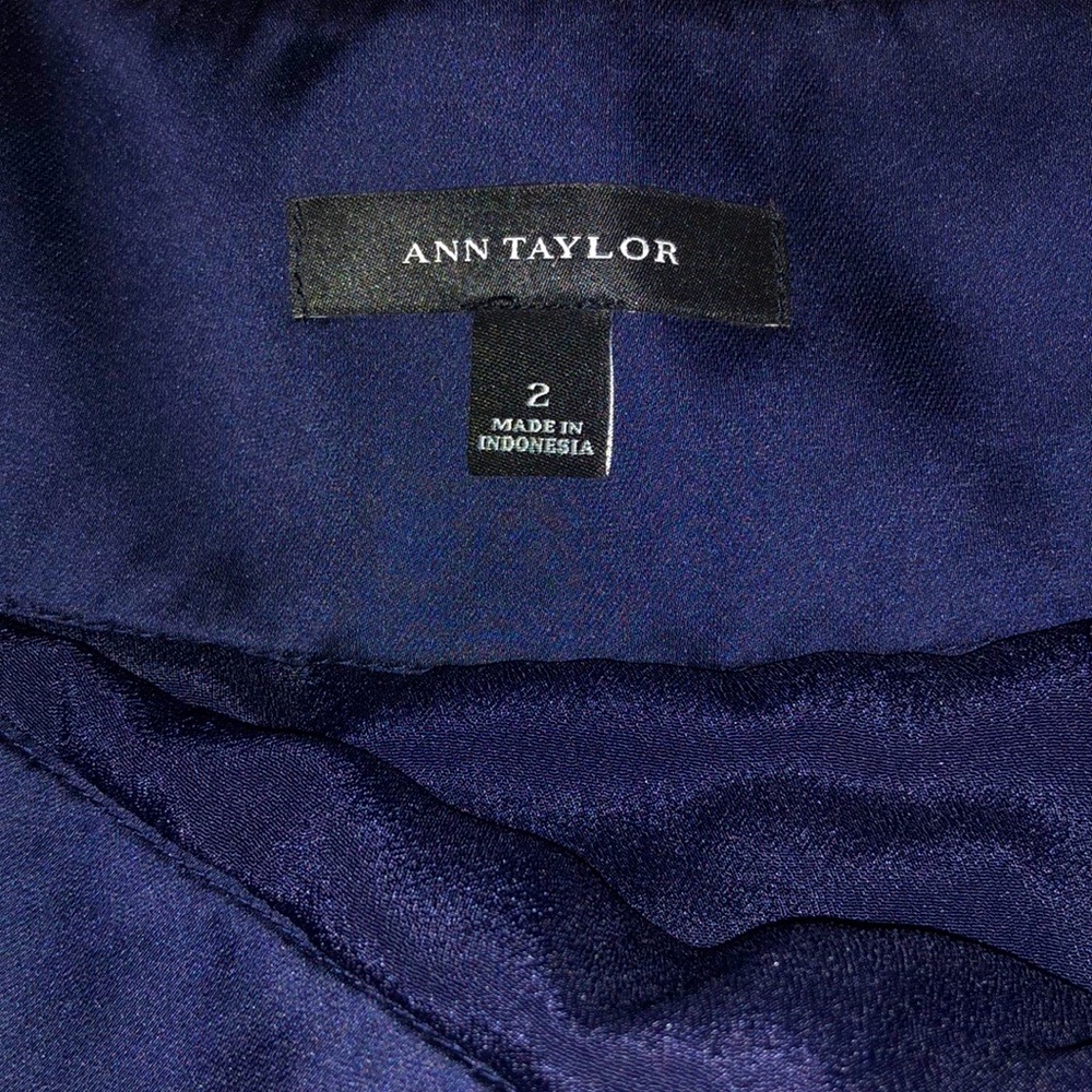 Beautiful Ann Taylor Printed Skirt, Size 2 - Picture 5 of 5